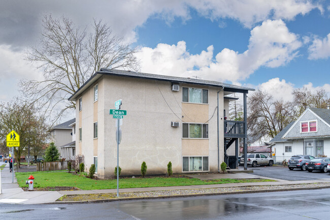 929 N Ash St in Spokane, WA - Building Photo - Building Photo