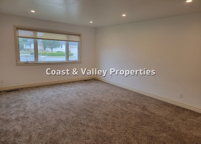 719 Lemos Ave in Salinas, CA - Building Photo - Building Photo