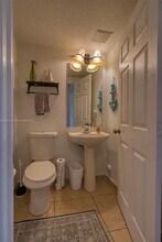 4930 Windward Way in Fort Lauderdale, FL - Building Photo - Building Photo