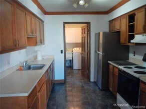 16682 Eastland St in Roseville, MI - Building Photo - Building Photo