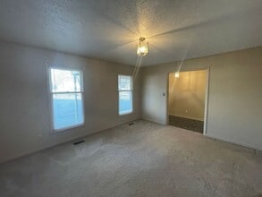 1008 Caldwell Cir in Shelby, NC - Foto de edificio - Building Photo