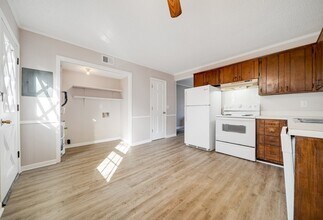 930 S Water Ave, Unit 5 in Gallatin, TN - Building Photo - Building Photo