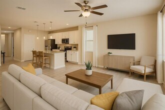 157 Juno Dr in Groveland, FL - Building Photo - Building Photo