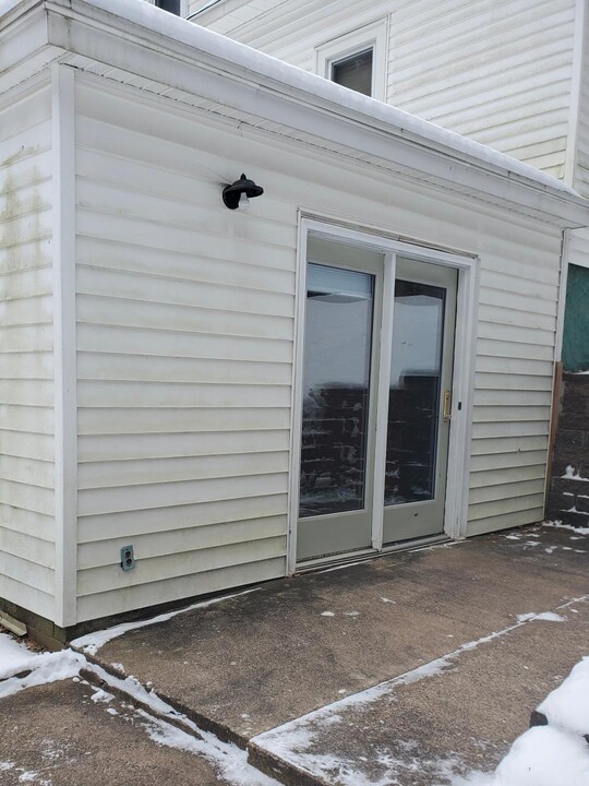 308 Minnesota St, Unit 308.5 in Eau Claire, WI - Building Photo