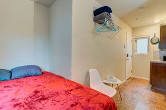Soleil Apartments in Seattle, WA - Building Photo - Building Photo