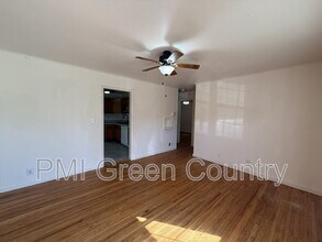 6407 E King St in Tulsa, OK - Building Photo - Building Photo