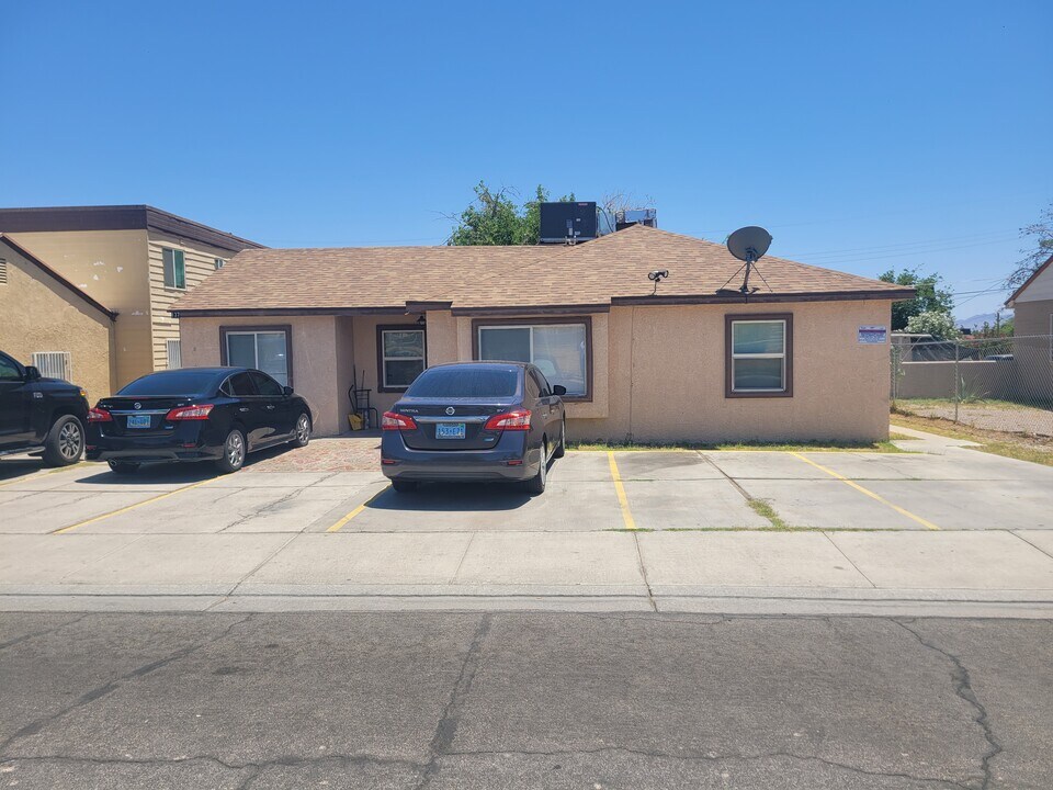 137 S 15th St in Las Vegas, NV - Foto de edificio