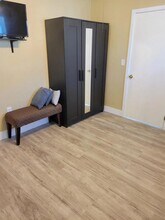 1468 NE 118th St in Miami, FL - Building Photo - Building Photo