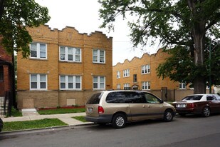 1042 N Leamington Ave in Chicago, IL - Building Photo