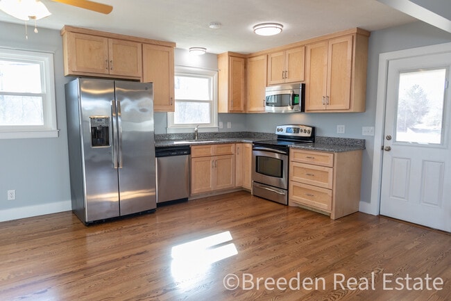 4393 R L Hildebran Dr in Connelly Springs, NC - Building Photo - Building Photo