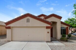 16271 W Pioneer St in Goodyear, AZ - Building Photo