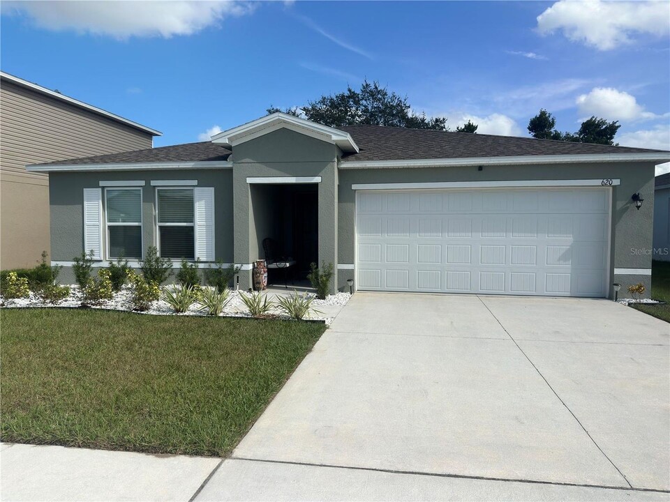 620 Hillview Lp in Haines City, FL - Building Photo