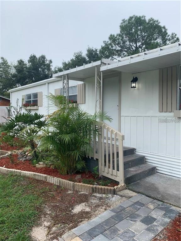21818 Virginia Dr in Astor, FL - Building Photo - Building Photo