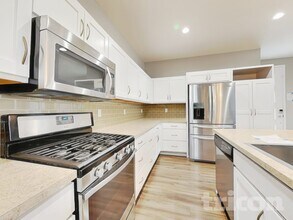 10239 Southlawn Cir in Commerce City, CO - Building Photo - Building Photo