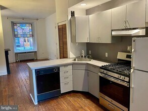 826 N Woodstock St, Unit 1 in Philadelphia, PA - Building Photo - Building Photo