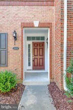 23058 Weybridge Square in Brambleton, VA - Foto de edificio - Building Photo