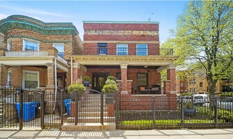 1067 W Balmoral Ave in Chicago, IL - Building Photo