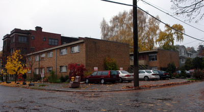 Adamson Apartments in Seattle, WA - Building Photo - Building Photo