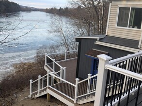 114 Garvins Falls Rd in Concord, NH - Foto de edificio - Building Photo