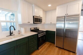 1122 Newport Ave in Dallas, TX - Foto de edificio - Building Photo