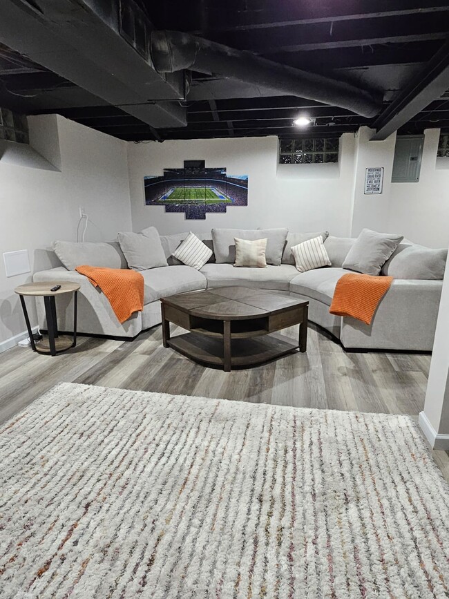 2212 Burger St in Dearborn, MI - Foto de edificio - Building Photo