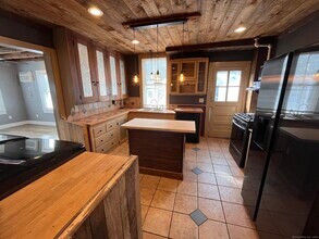 5 Race St in Stonington, CT - Building Photo - Building Photo