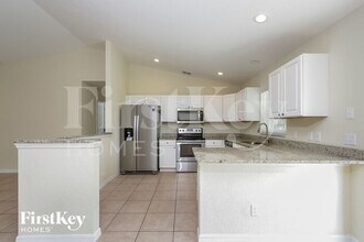 7352 Elsa St in Englewood, FL - Building Photo - Building Photo