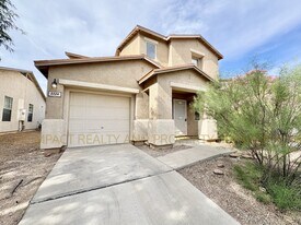 2324 S Mcconnell Dr in Tucson, AZ - Building Photo