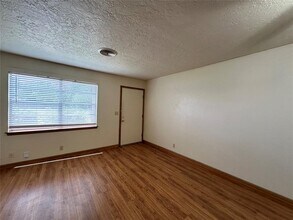 2031 Delaware Ln in Norman, OK - Building Photo - Building Photo