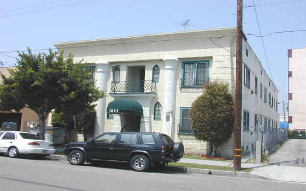 Kingsley Towers in Los Angeles, CA - Building Photo - Building Photo