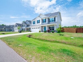 909 Needlerush Rd in Sneads Ferry, NC - Building Photo - Building Photo