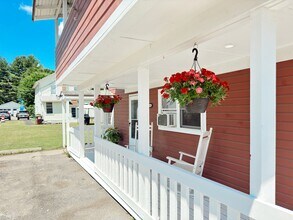 26A Park St, Unit 1 in Saratoga Springs, NY - Building Photo - Building Photo