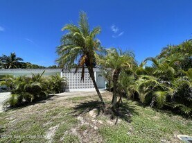 136 3rd Ave in Indialantic, FL - Building Photo
