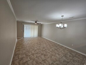 1507 Military Cutoff Rd, Unit 208 in Wilmington, NC - Foto de edificio - Building Photo