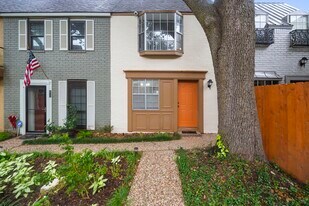 11550 Chimney Rock Rd in Houston, TX - Building Photo
