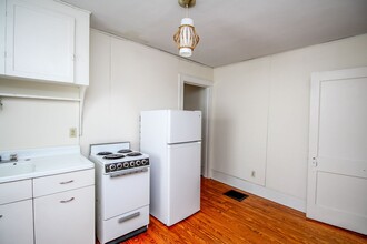 1410 Anthony St in Columbia, MO - Foto de edificio - Building Photo