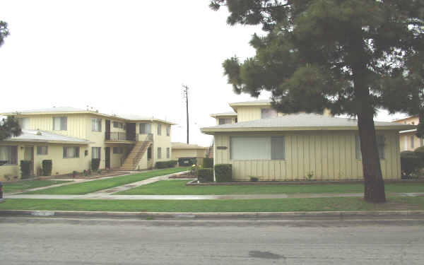 10501 Crenshaw Blvd in Inglewood, CA - Building Photo