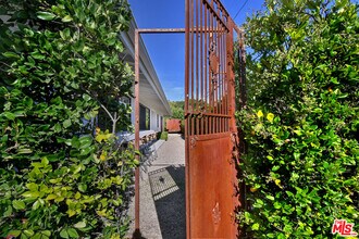 2145 Linda Flora Dr in Los Angeles, CA - Building Photo - Building Photo