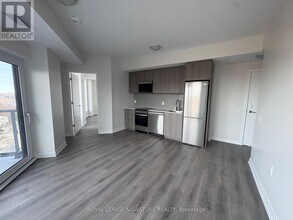 7439 Kingston Rd in Toronto, ON - Building Photo - Building Photo