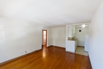 608 N 90th St in Milwaukee, WI - Building Photo - Building Photo