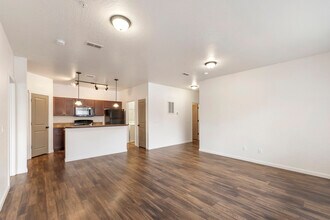 Residence at Mill River in Coeur d'Alene, ID - Foto de edificio - Building Photo