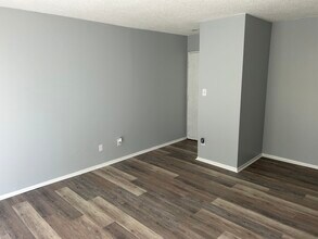 11913 Tarragon Rd, Unit J in Reisterstown, MD - Building Photo - Building Photo