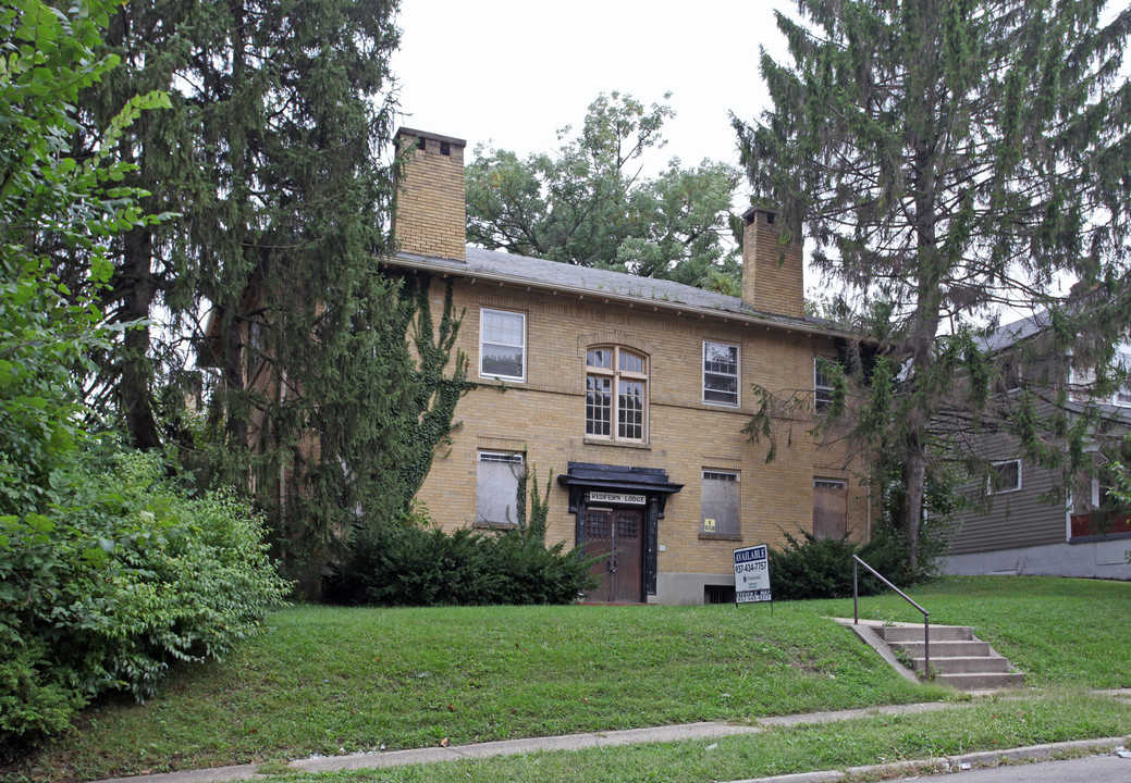 Redfern Lodge in Dayton, OH - Building Photo