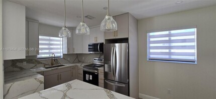 2731 SW 29th Ave in Miami, FL - Building Photo - Building Photo