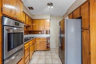 23-31 28th St-Unit -2 in New York, NY - Building Photo - Building Photo