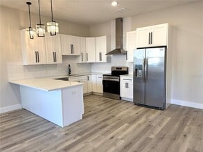 1919 30th Ave N in St. Petersburg, FL - Building Photo - Building Photo