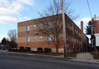 Robert Court Apartments in Philadelphia, PA - Foto de edificio - Building Photo