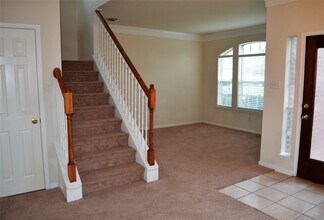 5515 Gatesprings Ln in Sugar Land, TX - Building Photo - Building Photo