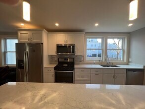 39 Snow St, Unit 1 in Boston, MA - Building Photo - Building Photo