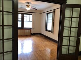 127 Silver Lake Rd, Unit 2 Room Studio in Staten Island, NY - Building Photo